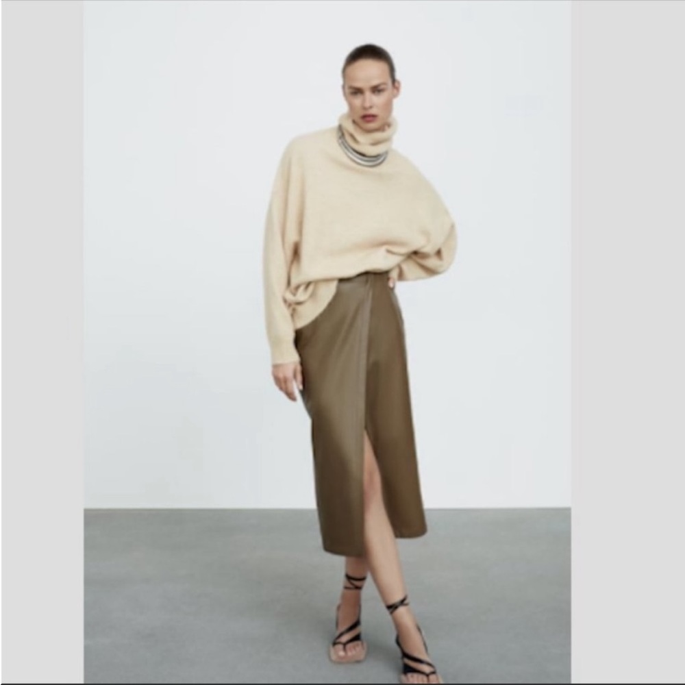 NWT ZARA FAUX LEATHER SKIRT XS